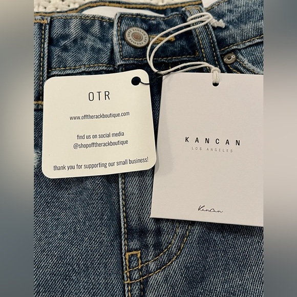 NWT KanCan Denim Shorts High Rise Light Color Thread Detail Fray Hem; Size 1/24 - Picture 7 of 11